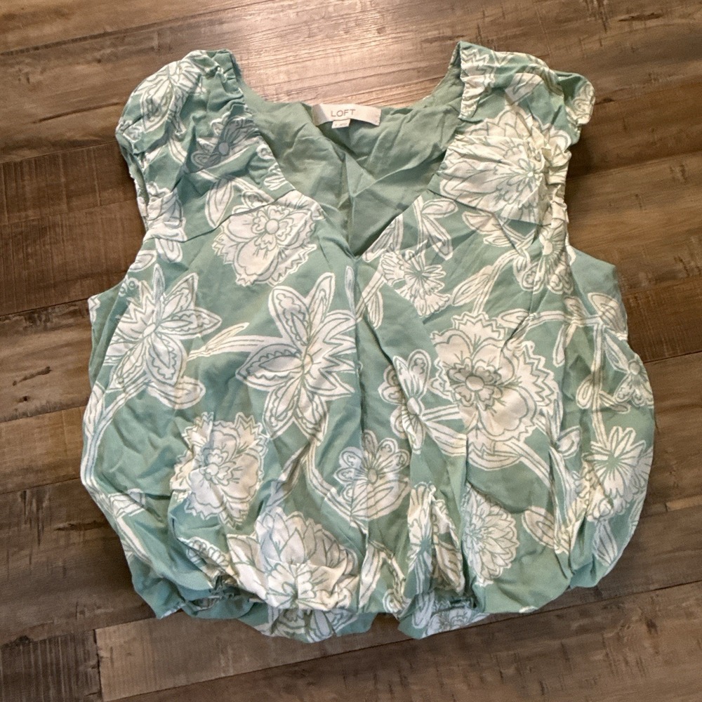 Loft Floral V-Neck Bubble Hem Top Sz S Lined